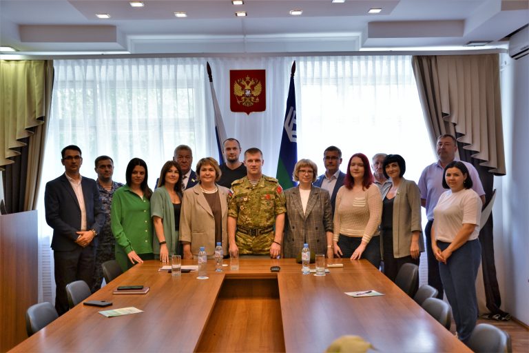 Что там — «за ленточкой»?