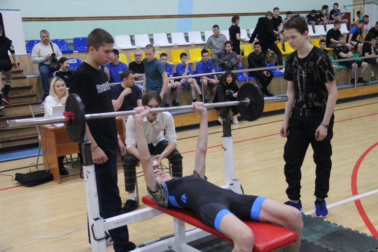 Открытый чемпионат по жиму штанги