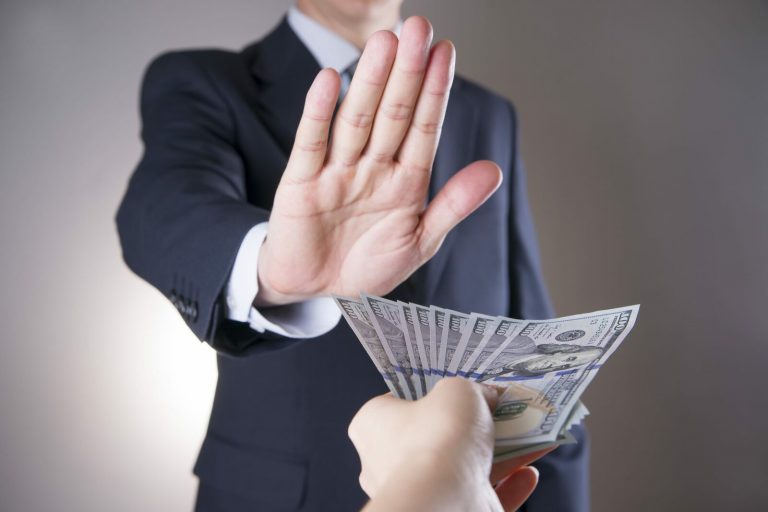 Как граждане могут бороться с коррупцией?