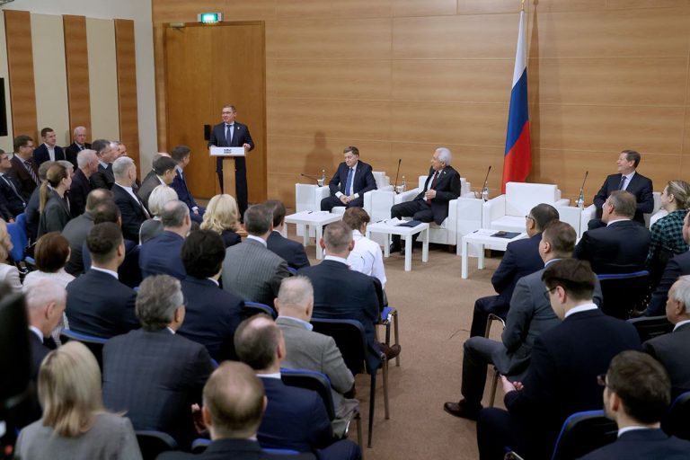 Бюджет, поддержка участников СВО, социальные гарантии: «Единая Россия» подвела итоги работы