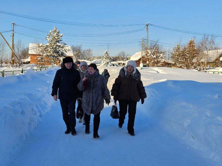 Рабочая поездка в Няксимволь