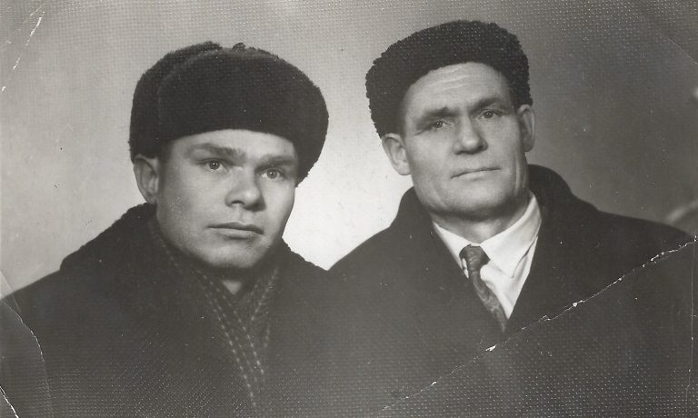 Нет в России семьи такой, где б не памятен был свой герой