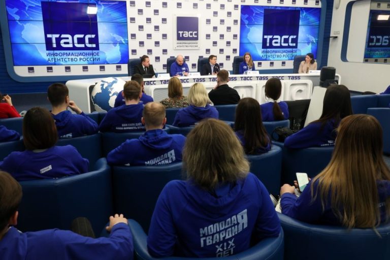 ПолитЗавод: Ваш путь в политику