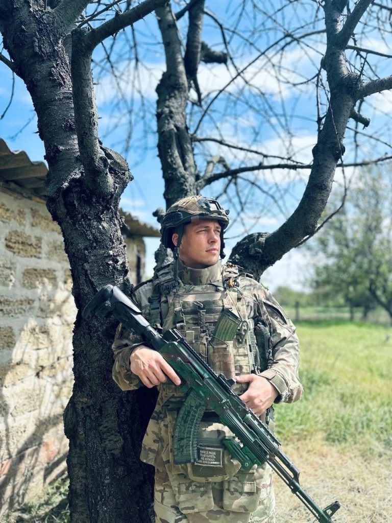 Профессия Родину защищать
