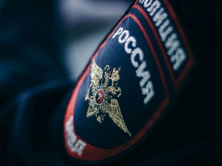 Вартовчанку задержали за фиктивную регистрацию мигрантов