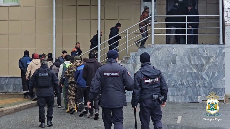 Десятки нелегалов депортированы из Сургута