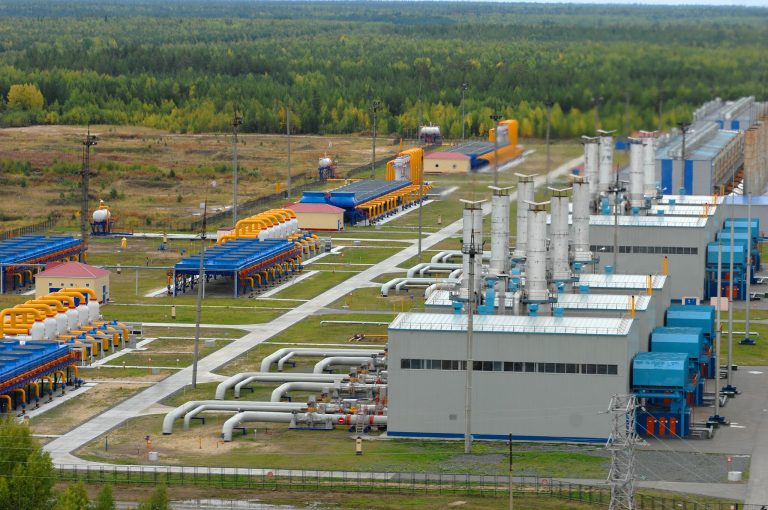 Газпром вводит плату за проезд по дороге в ХМАО на 10 лет