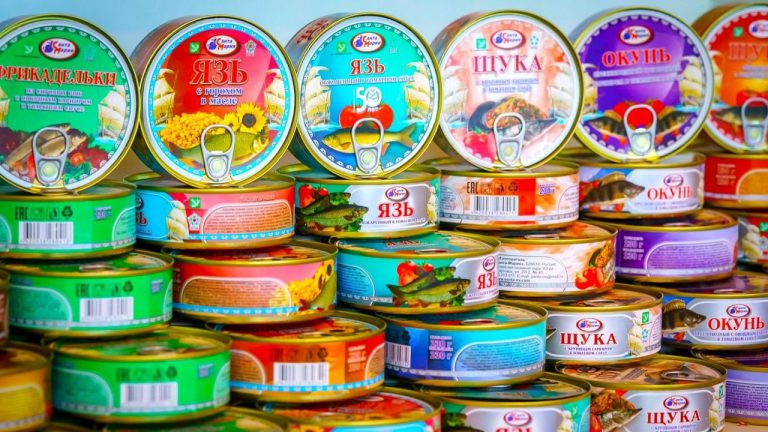 Рыбные и мясные консервы отправились из Югры в Белгородскую область