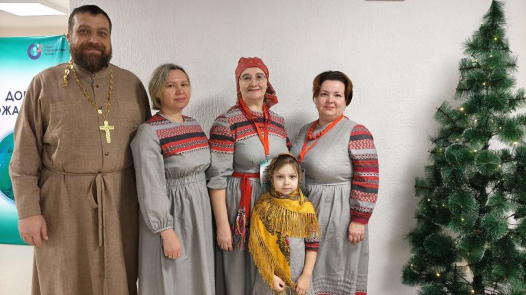 Объединенные добром: семья, школа и служение обществу