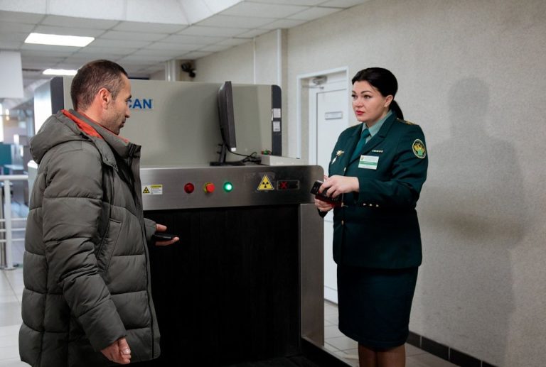 Установлен запрет на административное выдворение иностранцев, служивших в ВС РФ