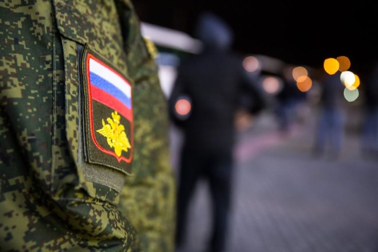 Выплаты контрактникам без гражданства