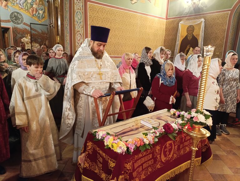 Праздник жизни у храма Рождества Пресвятой Богородицы