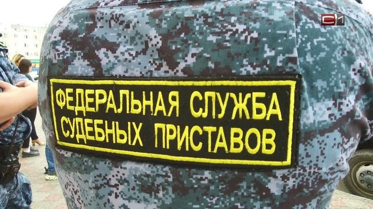 В Сургуте судебные приставы приостановили работу мебельной фабрики из-за нарушения миграционного законодательства