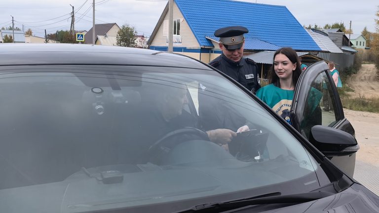Инспекторы и волонтеры напомнили игримчанам о правилах дорожного движения